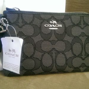 Coach Corner Zip Wrislet (Black/Grey)